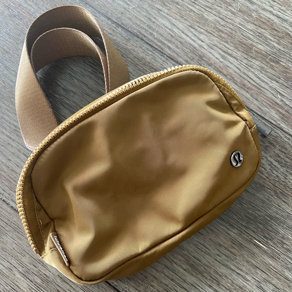 Lululemon Burnt Caramel Everywhere Belt Bag